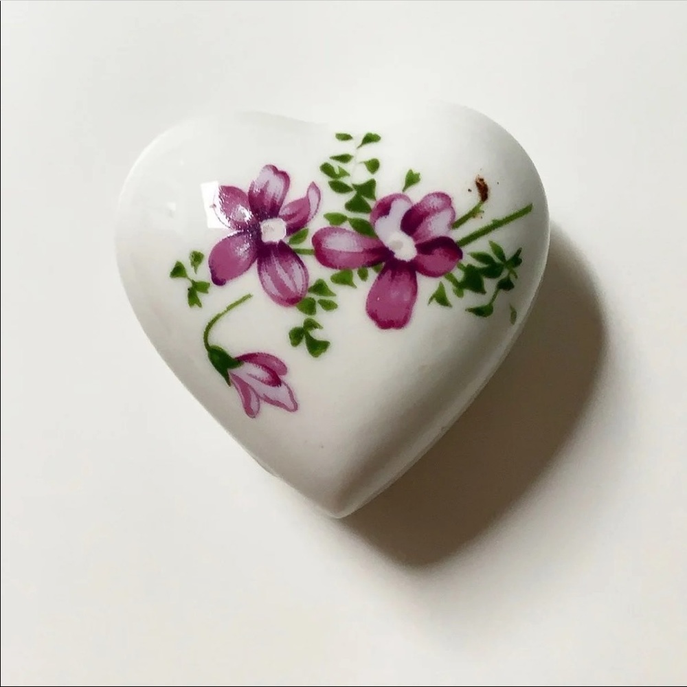 Vintage ceramic painted floral heart jewelry box